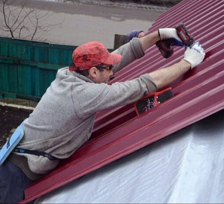 Более 400 домов нуждающихся в зоне конфликта отремонтировали православные добровольцы