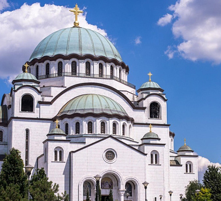 Serbiens Hauptkathedrale mit Mosaiken verziert