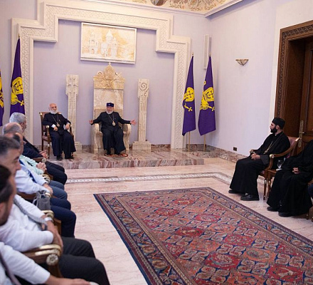 Католикос Всех Армян принял К. Паломники Армянского Константинопольского Патриархата