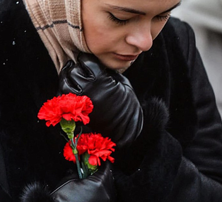 Сколько времени соблюдают траур по умершему