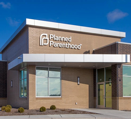 Католические епископы высоко оценивают усилия по сокращению расходов на планирование семьи и трансплантологию в законопроекте о бюджете