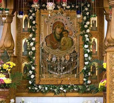 Tag der Swjatogorsker Ikone der Muttergottes