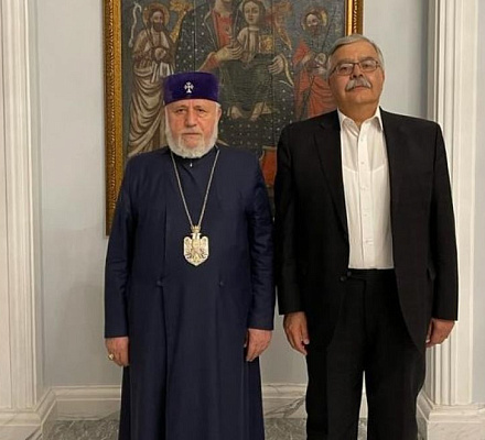 Католикос Всех Армян принял представителя Бюро АРФД Акопа Тер-Хачатуряна