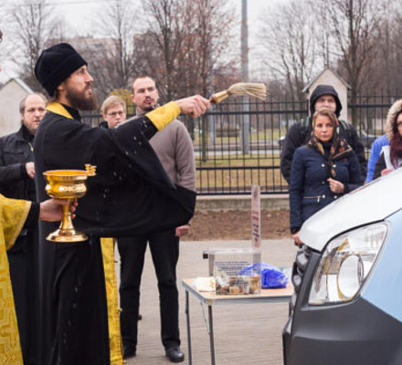 St. Petersburg 'Bus of Mercy' eilt zu den Obdachlosen