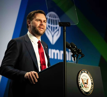 Ссылаясь на древние церковные учения, Вэнс на саммите IRF подчеркивает приоритет религиозной свободы