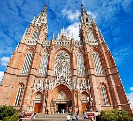 Опус Деи в Аргентине отрицает обвинения в торговле людьми и трудовой эксплуатации