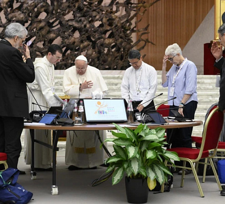 Католикам предлагается "усыновить" членов Синодального комитета в молитве