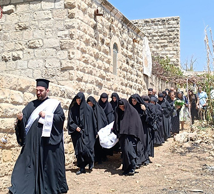 ОТПЕВАНИЕ БЛАЖЕННОЙ МОНАХИНИ ЕВПРАКСИИ, ИГУМЕНЬИ МОНАСТЫРЯ МАРФЫ И МАРИИ В ВИФАНИИ