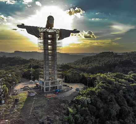 In Brasilien wird eine neue Statue von Jesus Christus gebaut