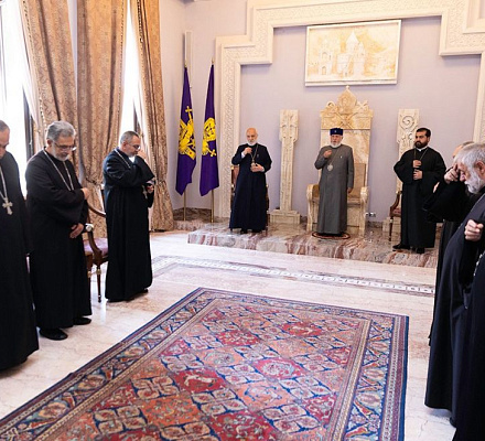 Католикос Всех Армян принял священнослужителей, участвующих в курсах повышения квалификации