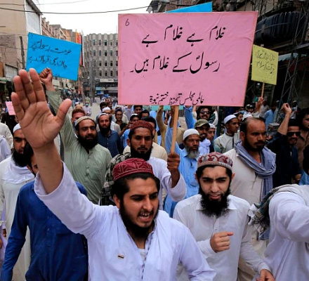 Пакистан приговорил 4 мужчин к смертной казни за богохульство в интернете