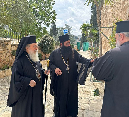 Его Блаженство посещает св. Монастырь честного креста