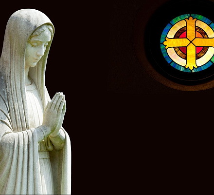 Die Männer, die eine blasphemische Aktion in der Kirche inszenierten, verurteilten das Gericht, die Suren des Korans auswendig zu lernen