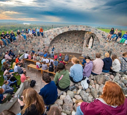 UPDATE: Колледжи с сильной католической идентичностью увидят рекордное количество студентов осенью 2024 года