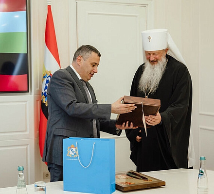 Митрополит Вятский и Слободской Марк посетил Курск с гуманитарной миссией