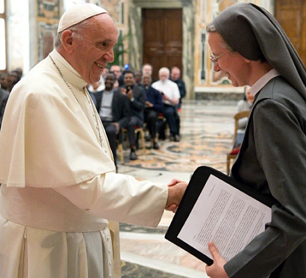 Папа Франциск назначил первую в истории женщину главой ватиканского дикастерия