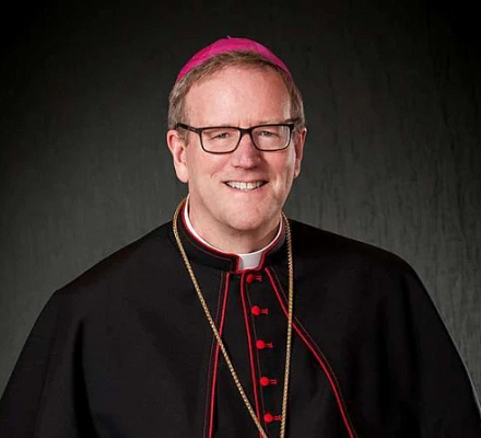 Епископ Бэррон говорит о вере, свободе и технологиях с Такером Карлсоном