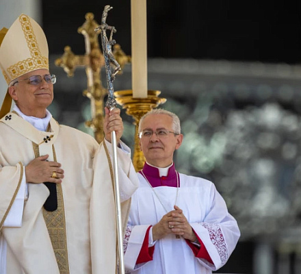 Папа Римский Лев XIV провел телефонный разговор с президентом России Владимиром Путиным