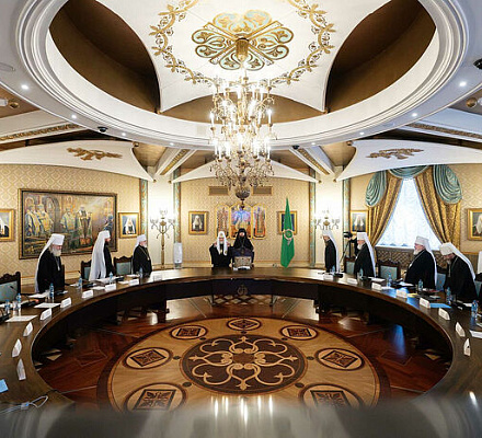 Святейший Патриарх Кирилл возглавил работу Высшего Церковного Совета