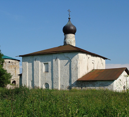 Ausgrabungen auf Gremyachya Gora in Pskov brachten die ersten Funde