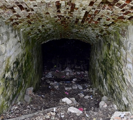 Überreste eines Tempels aus der Zeit Iwan des Schrecklichen in der Nähe von St. Petersburg entdeckt