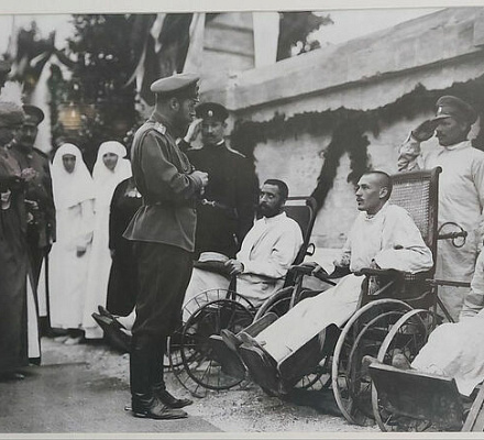 Выставка «Царская семья: любовь и милосердие» открылась в Клинической больнице Св. Луки в Санкт-Петербурге