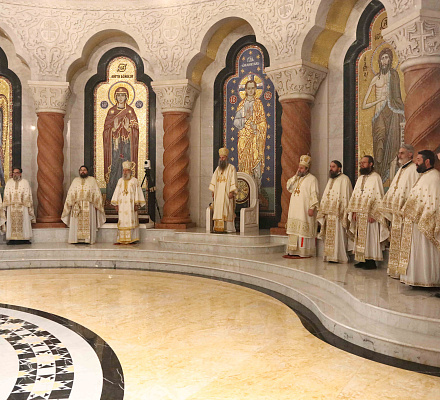 В православное воскресенье Патриарх Порфирий совершил богослужение в храме Святого Саввы на Врачаре