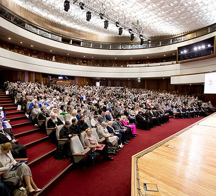 Епархиям рекомендовали развивать проекты по поддержке семей с детьми
