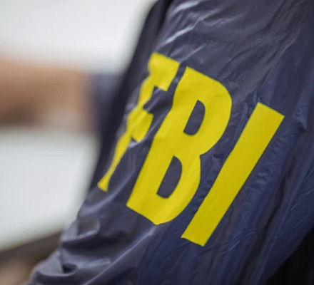 Хоули предупреждает федералов: Сохраняйте записи о расследовании в отношении католиков и приговорах в защиту жизни