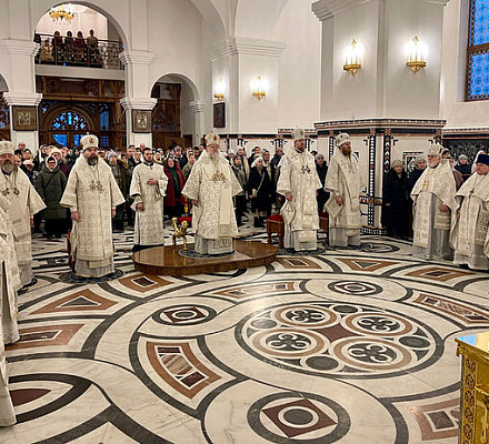 Архиереи Донецкой епархии приняли участие в праздновании престольного дня Богоявленского кафедрального собора Горловской епархии