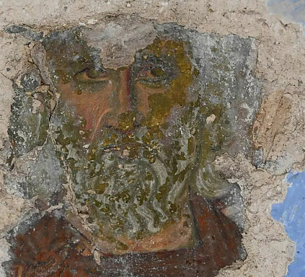 Албания: под белым покрытием стен исторически значимой церкви обнаружены древние фрески