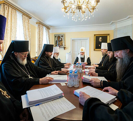 Святейший Патриарх Кирилл возглавил заседание Архиерейского совета Московской митрополии