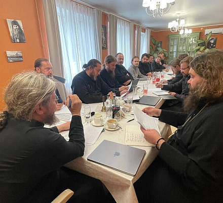 Митрополит Тихон возглавил братское совещание Херсонесского монастыря