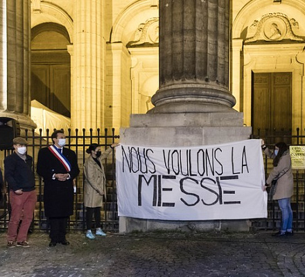 Katholiken in Frankreich fordern von den Behörden des Landes die Wiederaufnahme der Massen