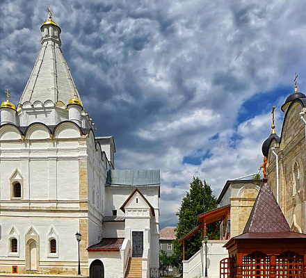 Ikone des Allerheiligsten Theotokos 'Unerschöpflicher Kelch'