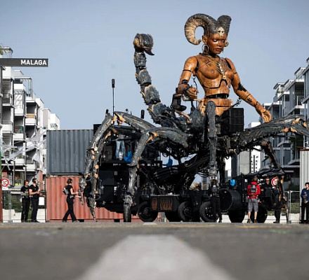 Французский архиепископ посвящает город Святому Сердцу Иисуса в преддверии события "Врата тьмы