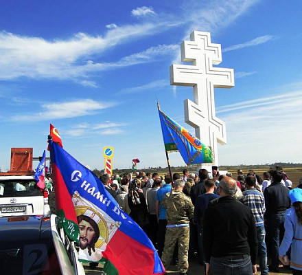 Die Automobilprozession zieht durch die Hauptstadt Kubans