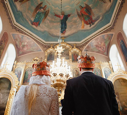 Die erste Hochzeitszeremonie seit Beginn des Krieges in Syrien fand in der russischen Kirche von Damaskus statt