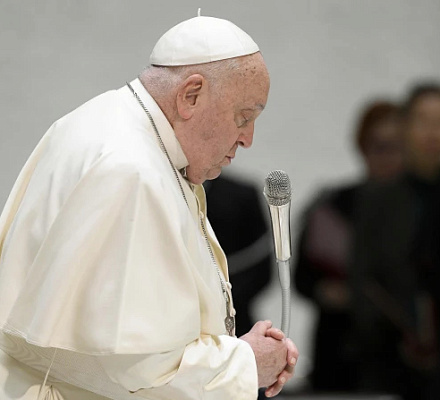 Папа Франциск в воскресном "Ангелусе": Иисус исцеляет наши раны, чтобы мы могли любить других