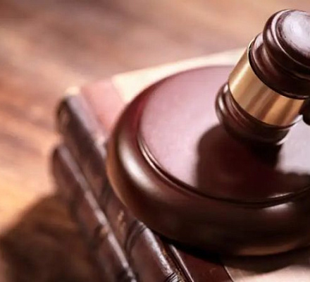 Молодую мать посадили в тюрьму на 3,5 года за блокирование входа в абортарий