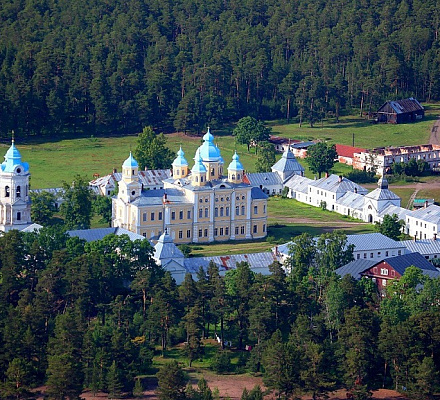 Im historischen Kloster am Ladogasee werden zwei Sketen restauriert
