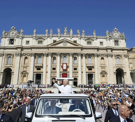 Папа Лев XIV - семьям: Будьте миссионерами Евангелия, которые идут вместе с другими семьями