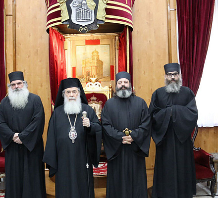 Постриг монаха и освящение ряс послушников в патриархате