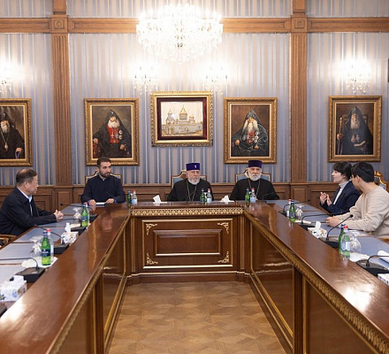 Католикос Всех Армян принял делегацию научно-исследовательского центра "Бойя"