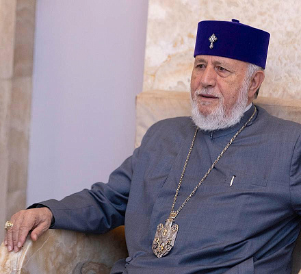 Католикос Всех Армян принял студентов-участников программы глобального лидерства AGBU