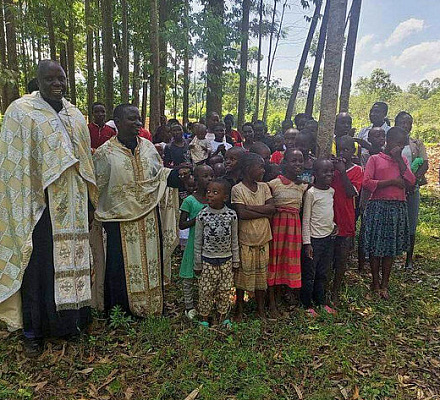 В Кении 30 человек приняли Святое крещение