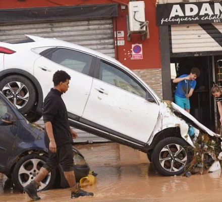 Церковь в Испании мобилизует свои силы, так как в результате сильного наводнения погибло более 60 человек