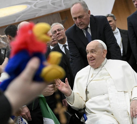 Папа Франциск призывает к глобальной приверженности искоренению детского труда и эксплуатации