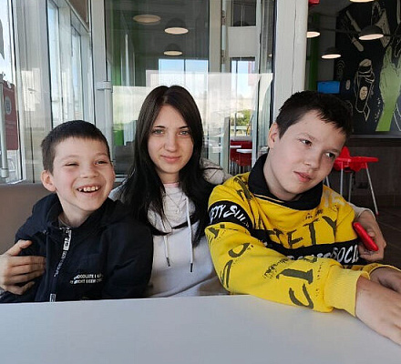 Дарите подарки тем, кому тяжелее!