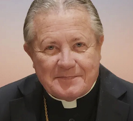 Епископ Норвича Майкл Коте объявил об уходе на покой